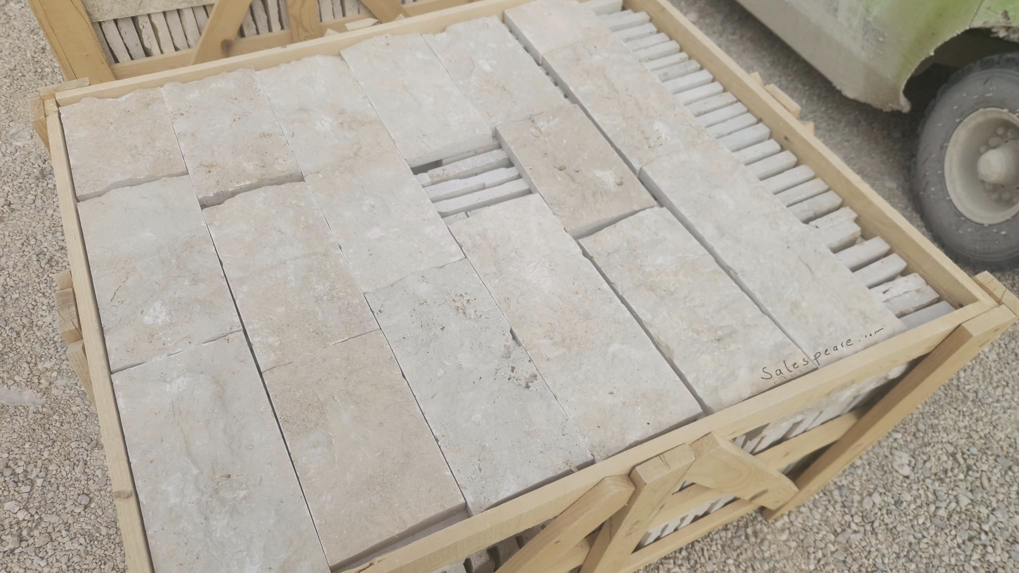Travertine GCC wholesale beige tiles natural stone supplier