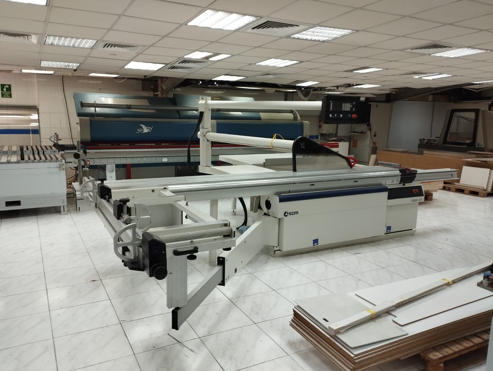 Profile wrapping machine front view