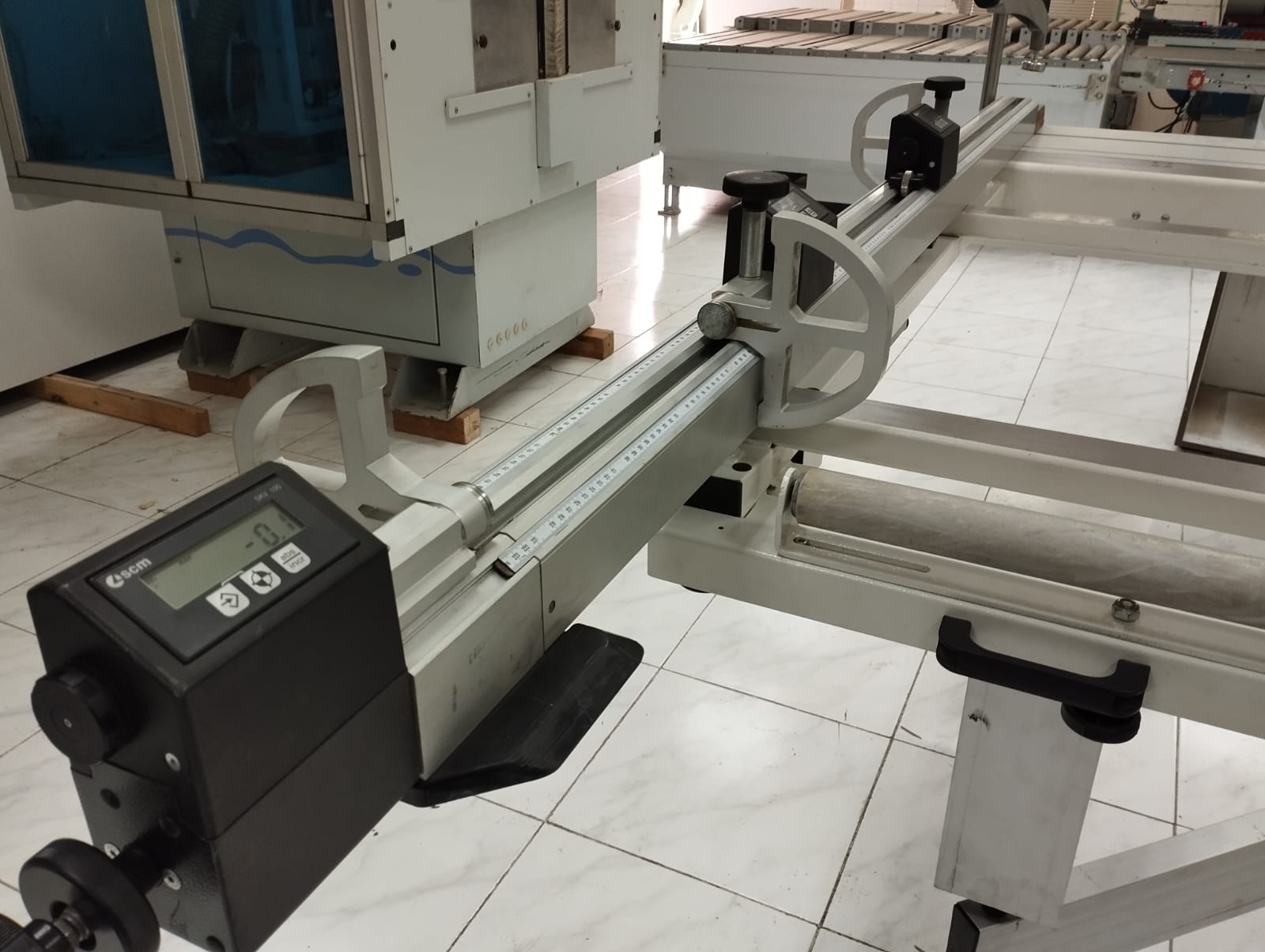 Profile wrapping machine side view